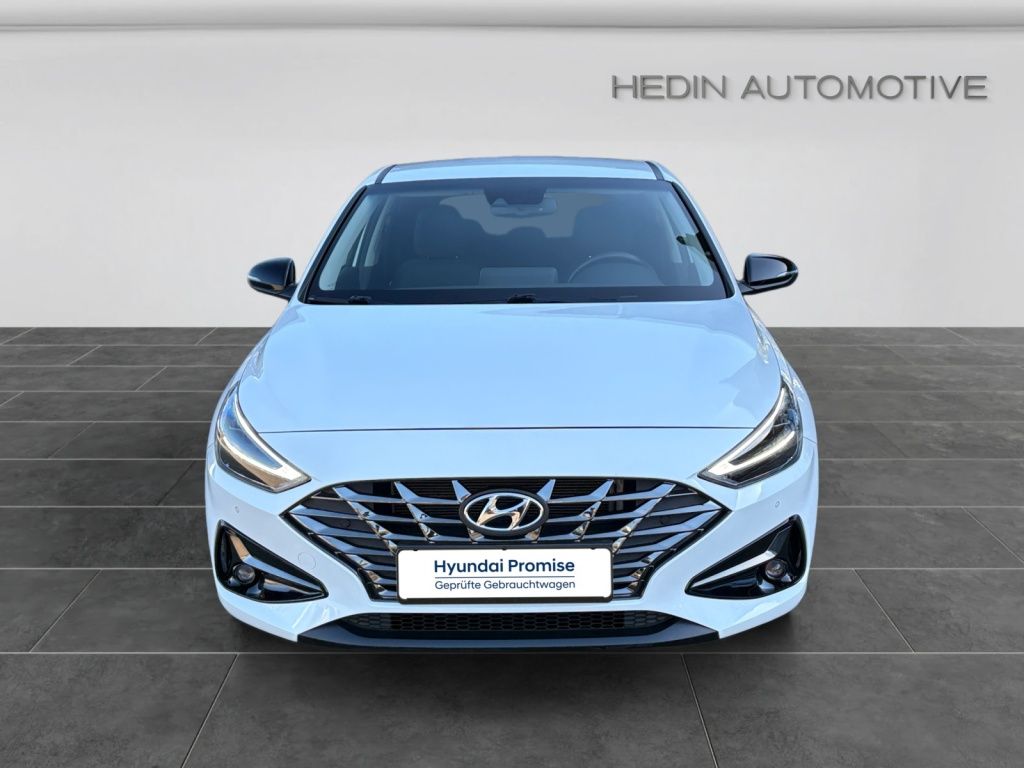 Hyundai i30 2022 г. Белый, пробег 38751 км