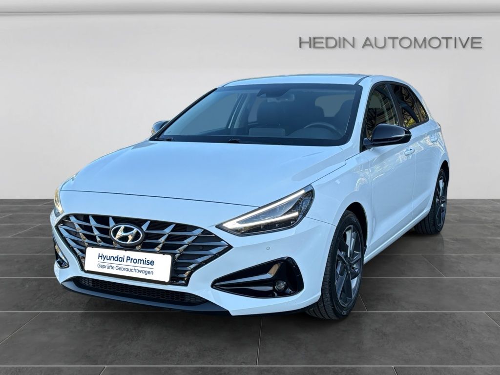 Hyundai i30 2022 г. Белый, пробег 38751 км
