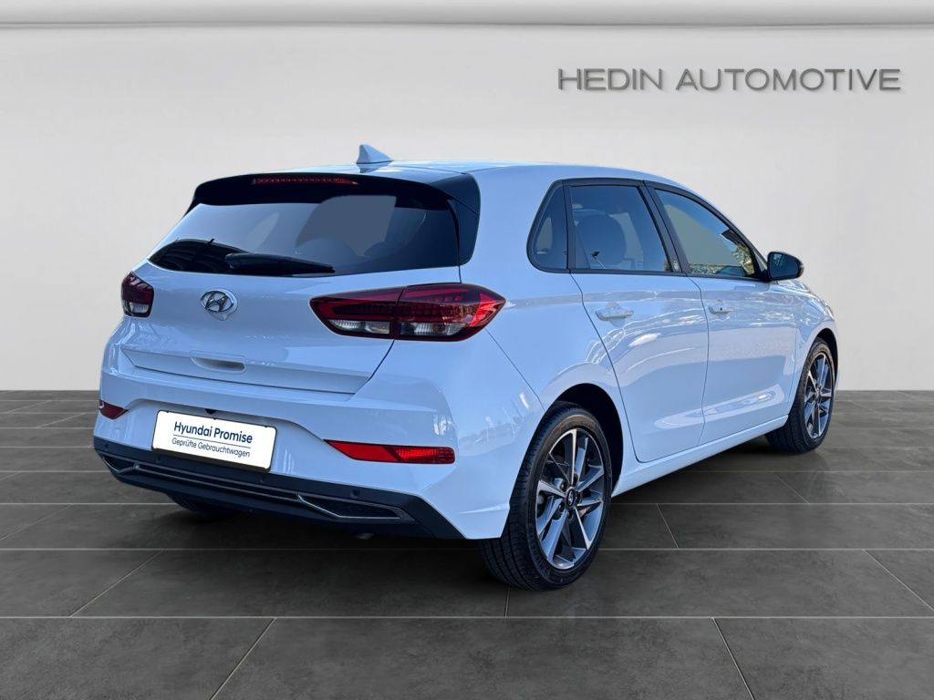 Hyundai i30 2022 г. Белый, пробег 38751 км
