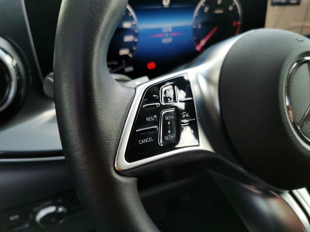 Mercedes-Benz V 220 2025 г. Серый, пробег 4215 км
