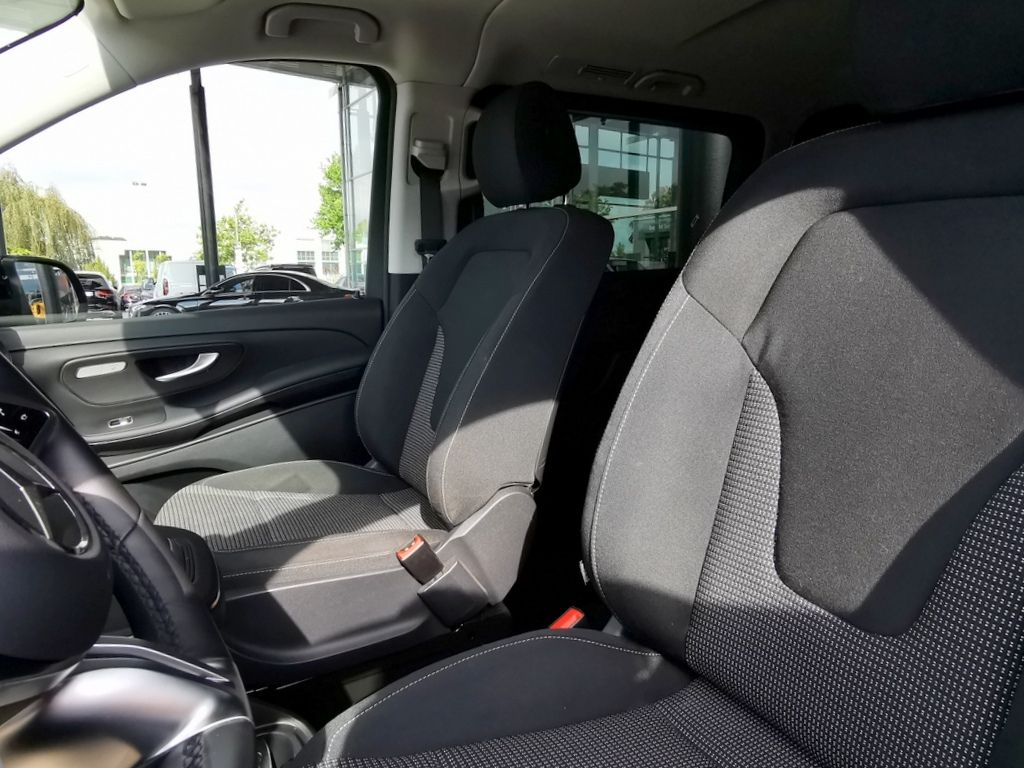 Mercedes-Benz V 220 2025 г. Серый, пробег 4215 км