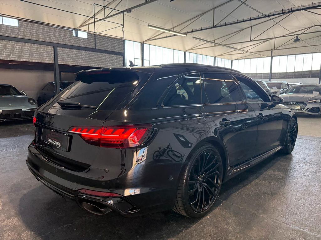 Audi RS4 2023 г. Чёрный, пробег 59057 км