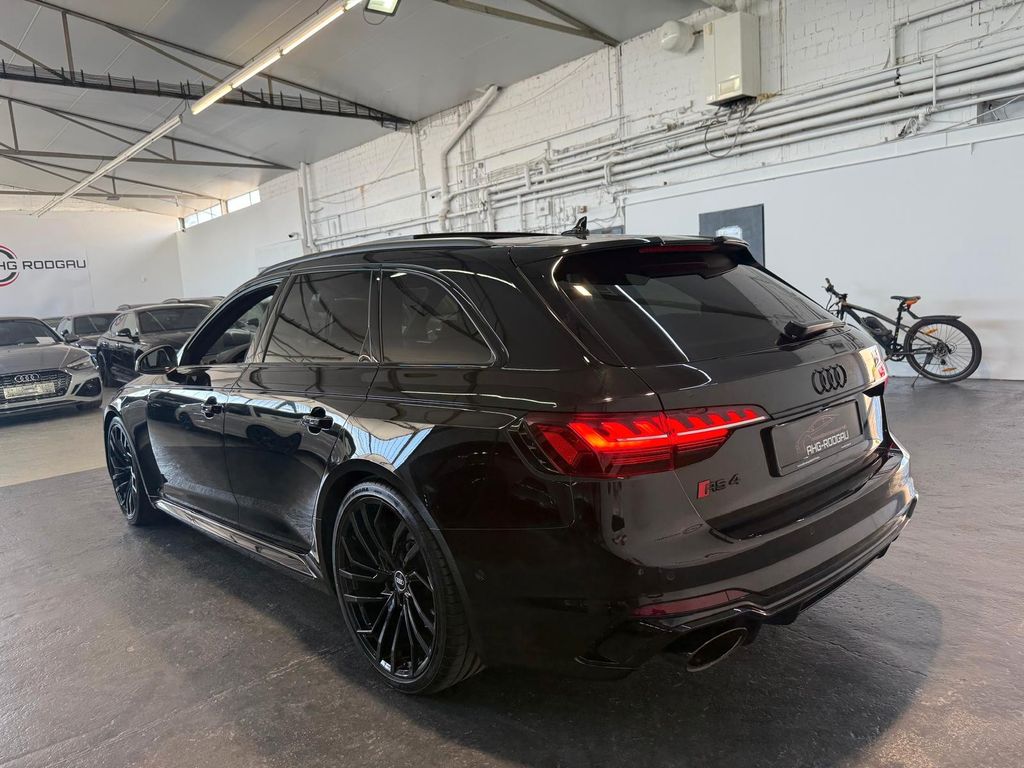 Audi RS4 2023 г. Чёрный, пробег 59057 км