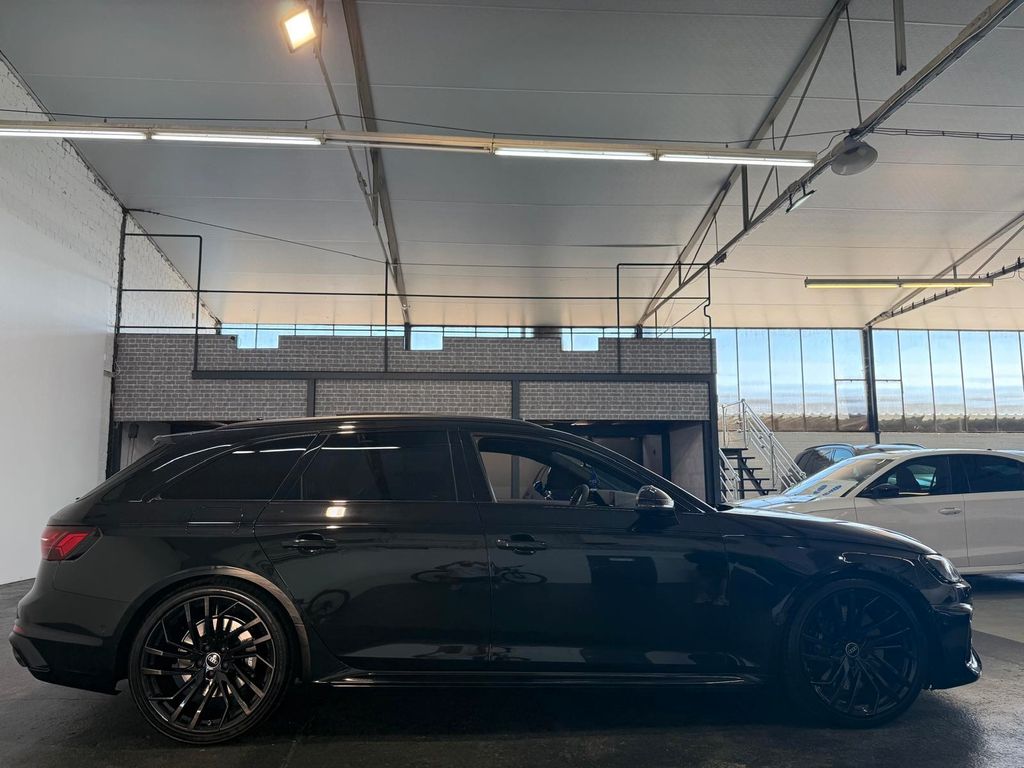 Audi RS4 2023 г. Чёрный, пробег 59057 км
