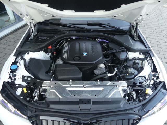 BMW 320 2025 г. Белый, пробег 35960 км