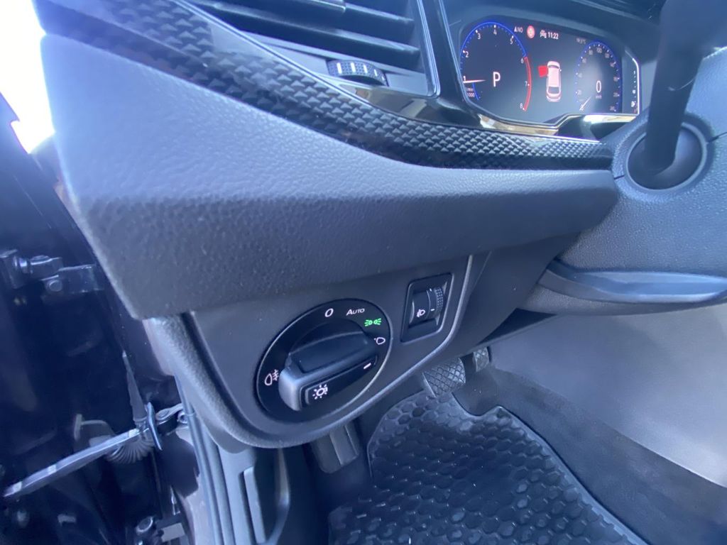 Volkswagen Polo 2023 г. Чёрный, пробег 44411 км
