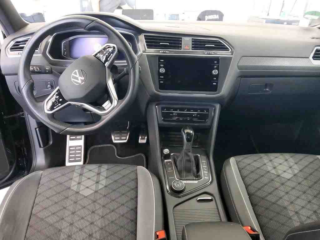 Volkswagen TIGUAN ALLSPACE 2023 г. Чёрный, пробег 56000 км
