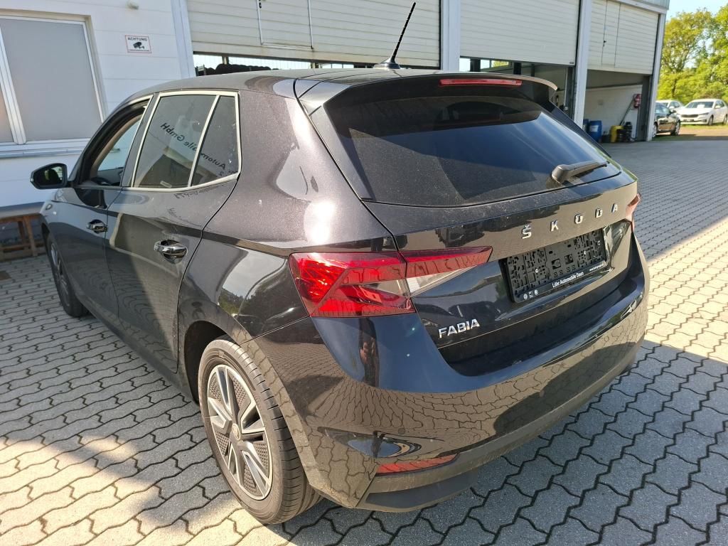 Skoda Fabia 2022 г. Чёрный, пробег 47000 км