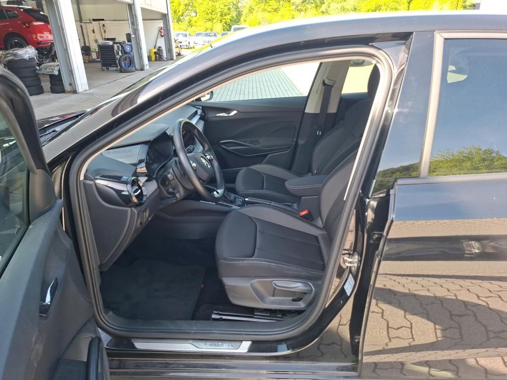 Skoda Fabia 2022 г. Чёрный, пробег 47000 км