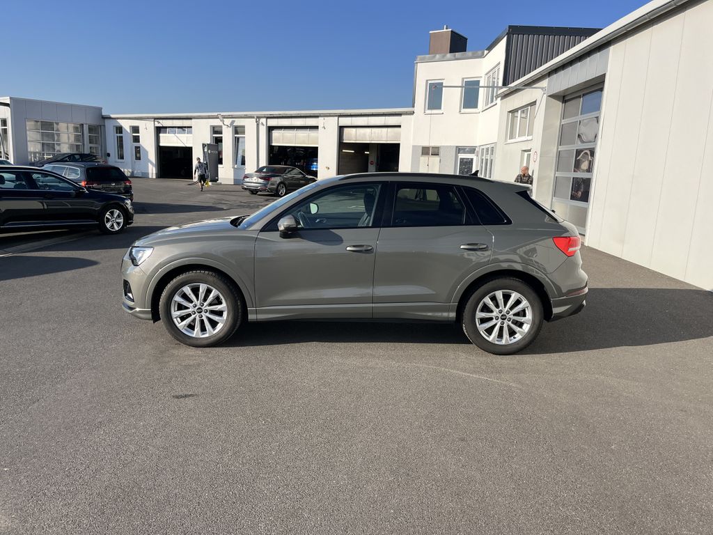 Audi Q3 2023 г. Серый, пробег 55756 км