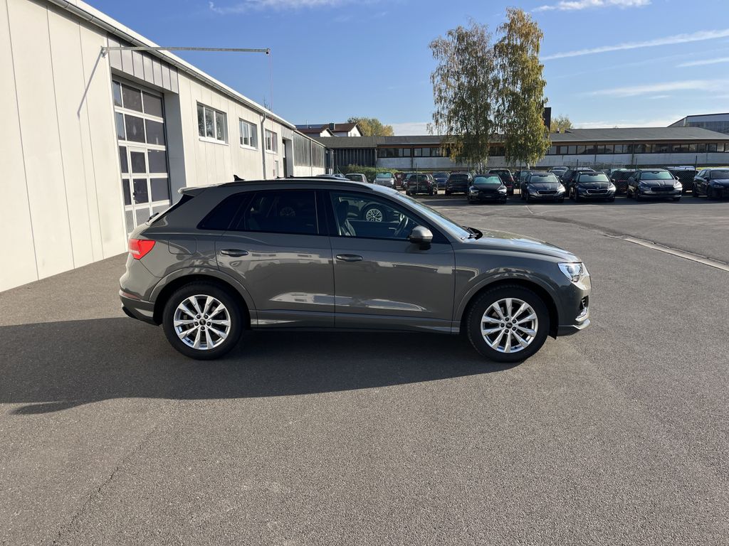 Audi Q3 2023 г. Серый, пробег 55756 км