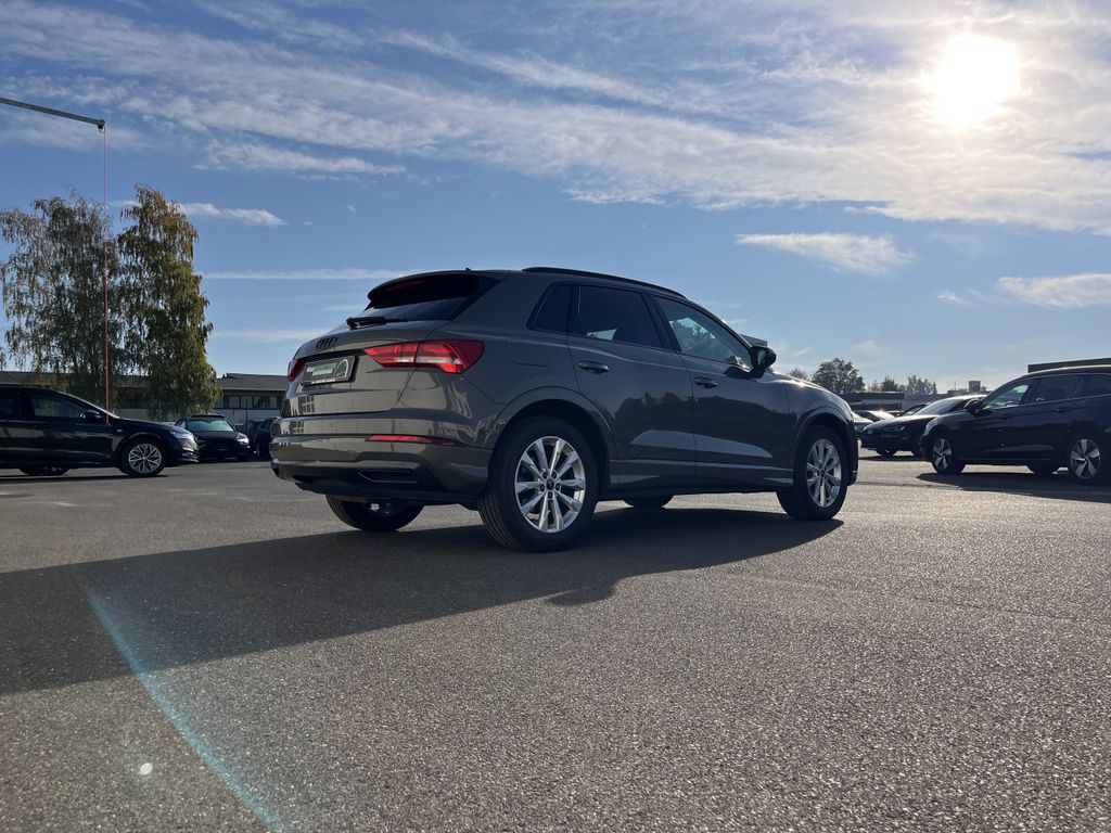 Audi Q3 2023 г. Серый, пробег 55756 км