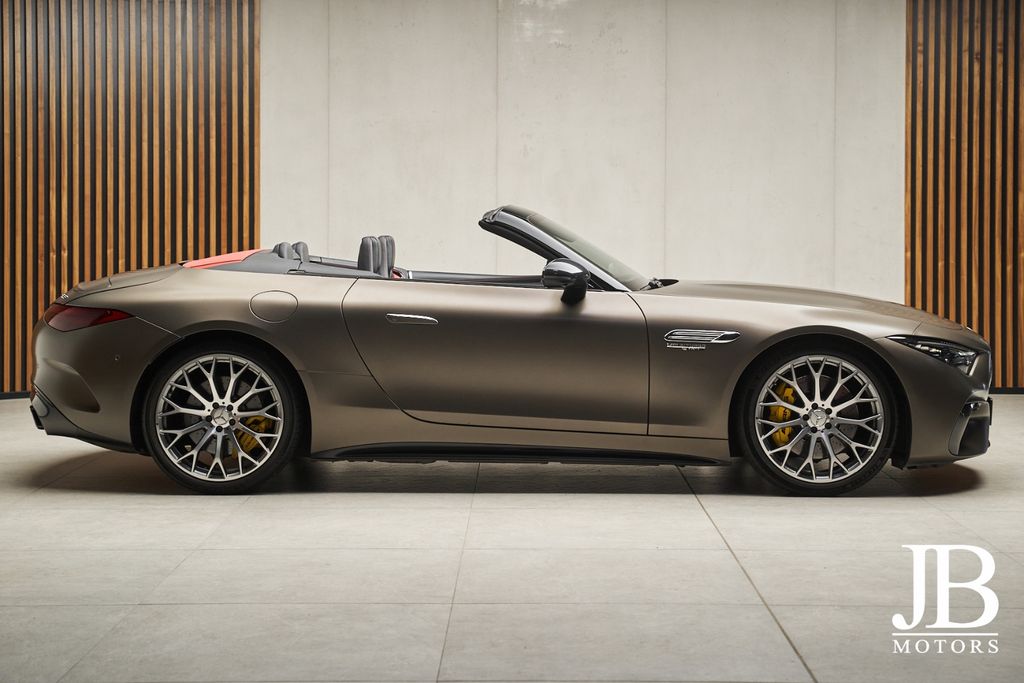 Mercedes-Benz SL 63 AMG 2023 г. Серый, пробег 35000 км