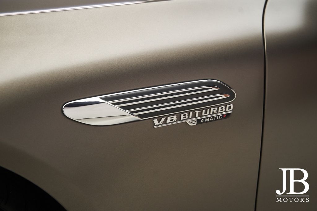 Mercedes-Benz SL 63 AMG 2023 г. Серый, пробег 35000 км