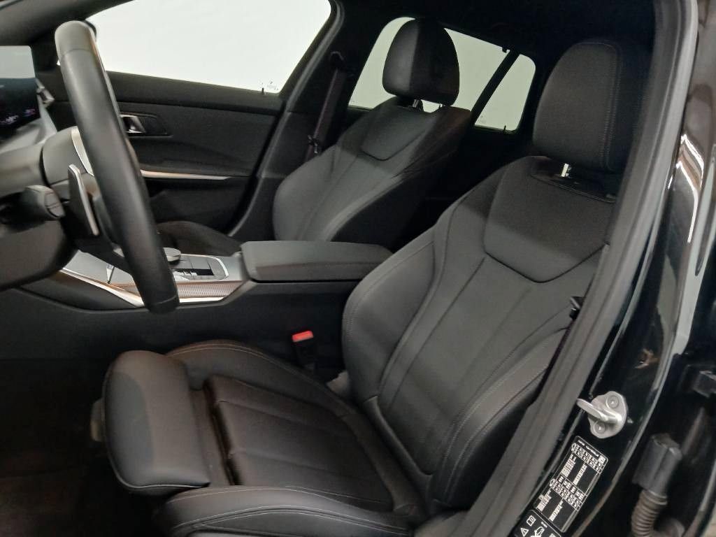 BMW 320 2025 г. Чёрный, пробег 46000 км