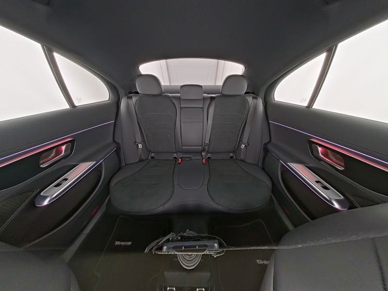 Mercedes-Benz E 200 2025 г. Чёрный, пробег 25858 км