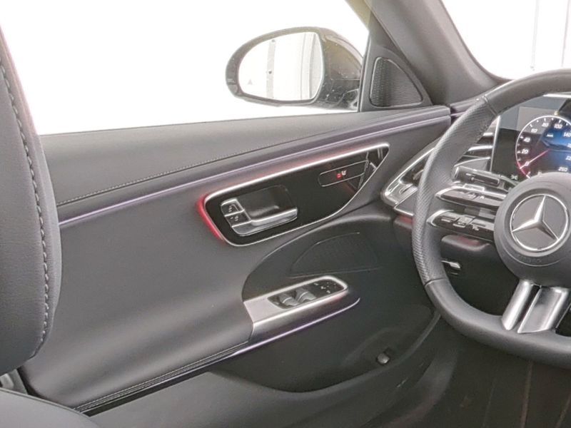Mercedes-Benz E 200 2025 г. Чёрный, пробег 25858 км