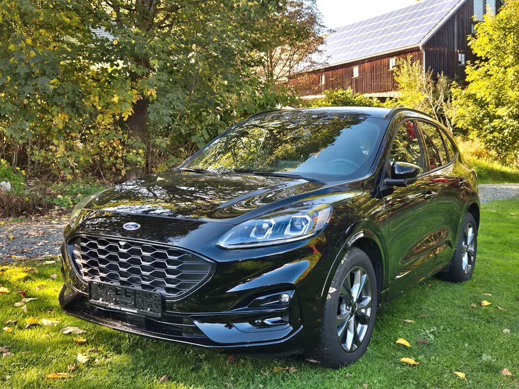 Ford Kuga 2023 г. Чёрный, пробег 57587 км