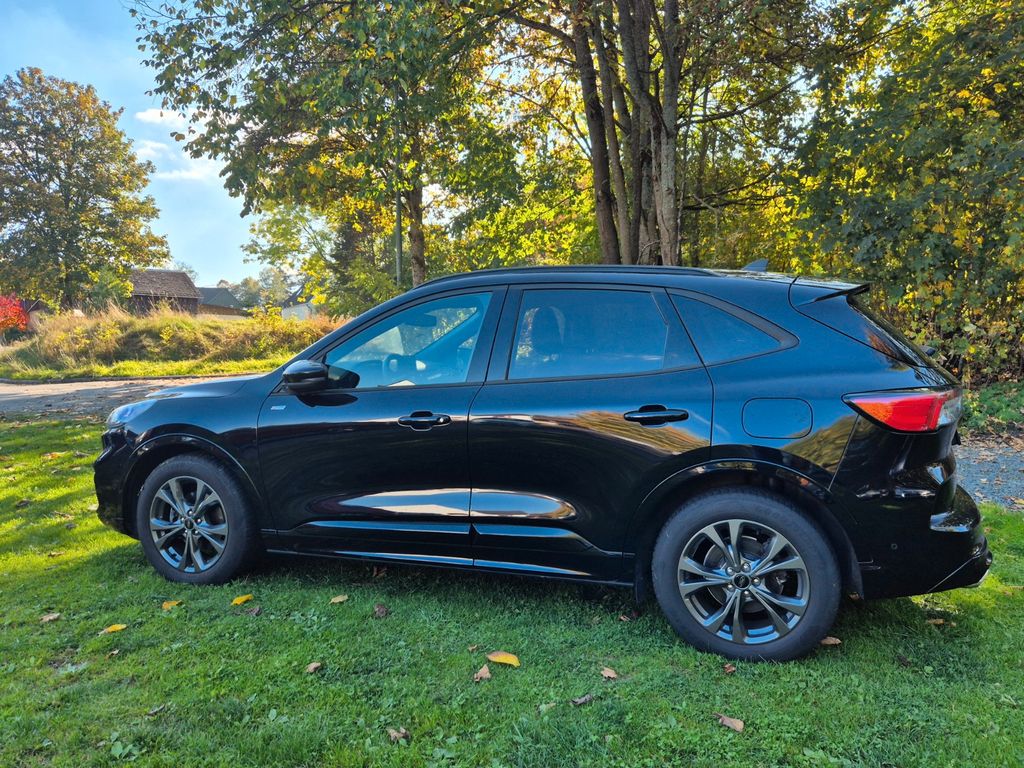 Ford Kuga 2023 г. Чёрный, пробег 57587 км