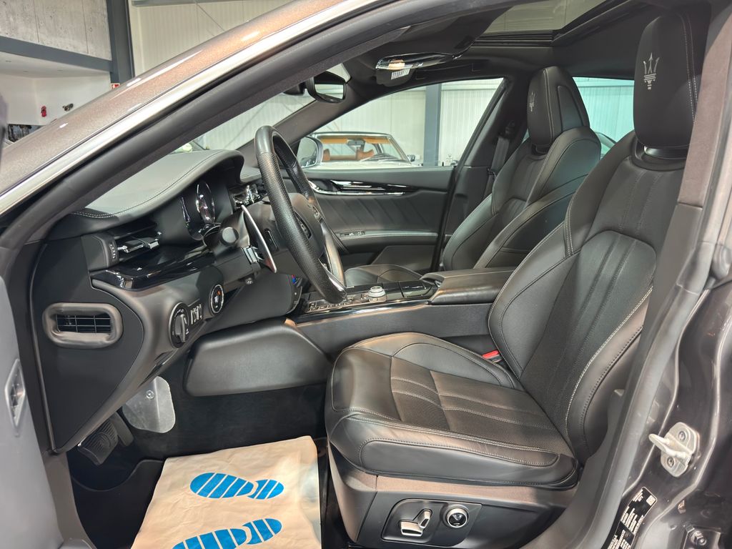 Maserati Quattroporte 2022 г. Серый, пробег 45000 км