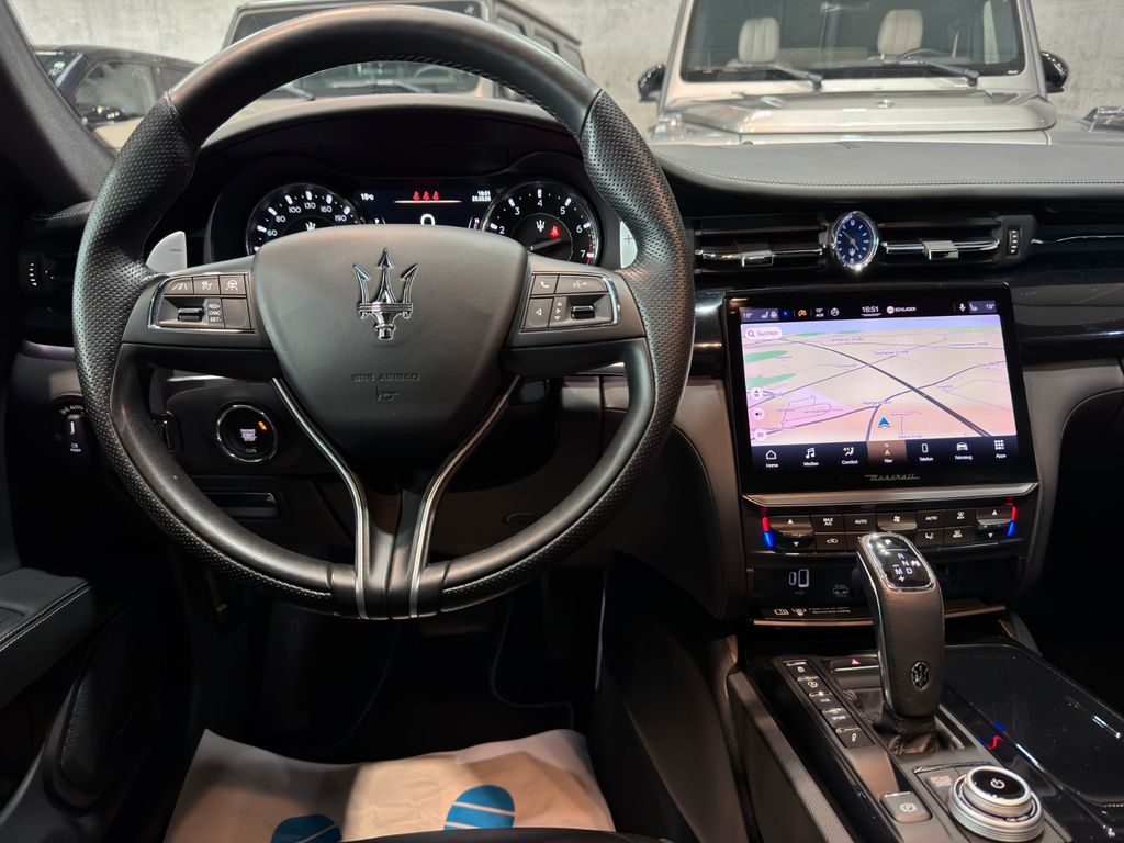 Maserati Quattroporte 2022 г. Серый, пробег 45000 км