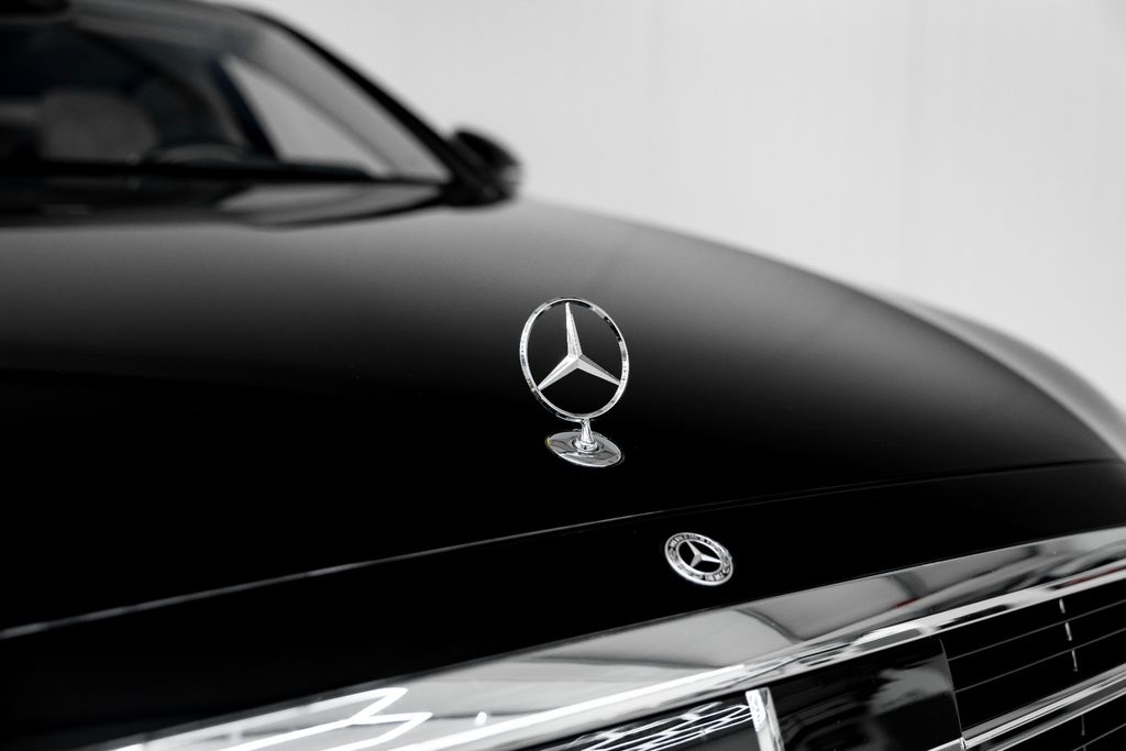 Mercedes-Benz S 580 2024 г. Чёрный, пробег 48750 км