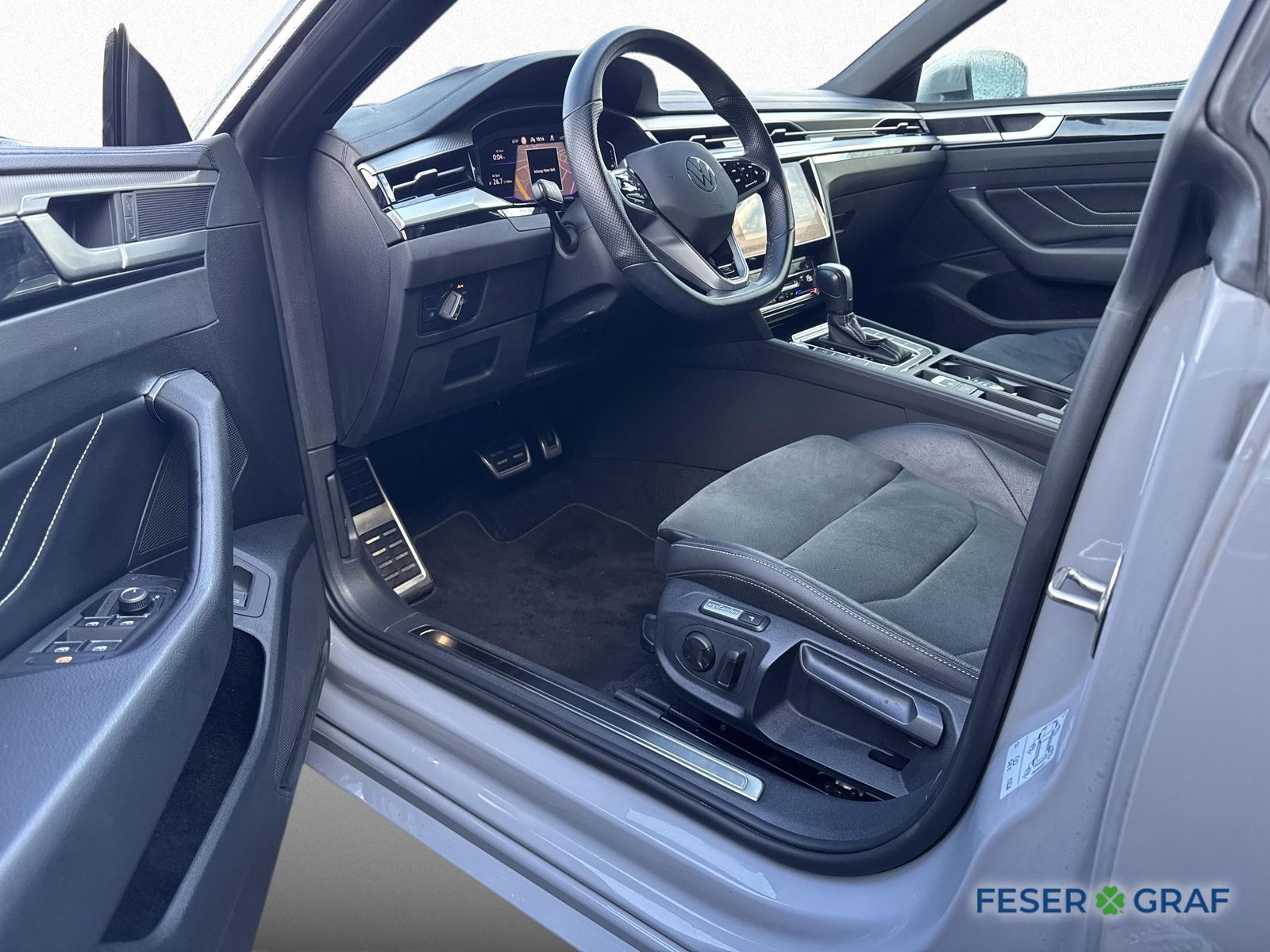 Volkswagen Arteon 2023 г. Серый, пробег 37600 км