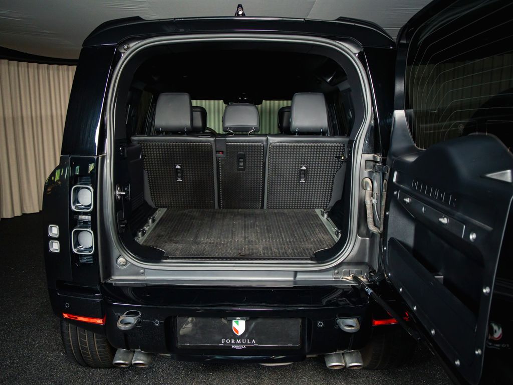 Land Rover Defender 2022 г. Чёрный, пробег 34000 км