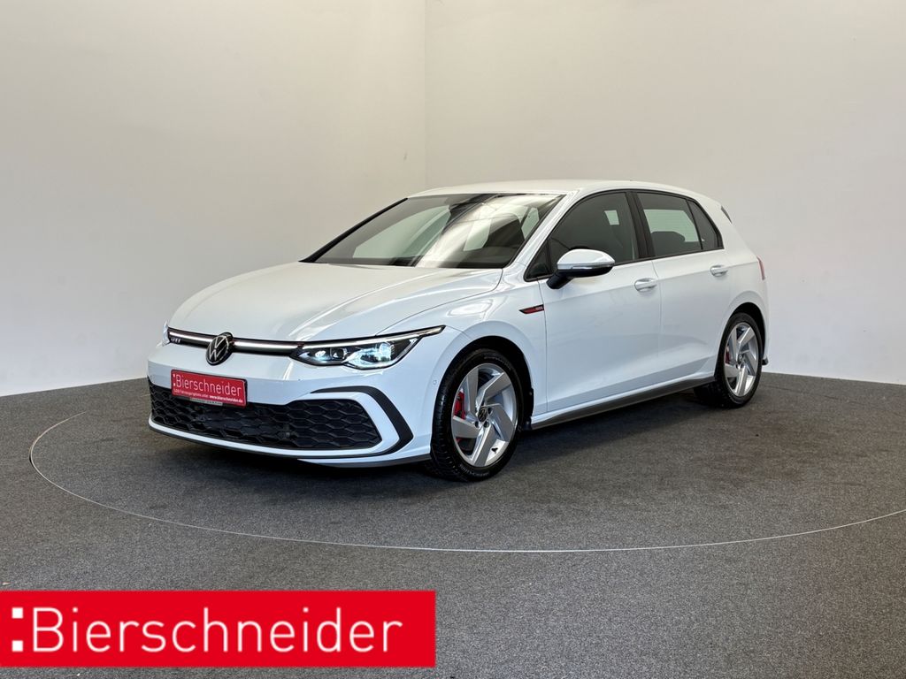 Volkswagen Golf 2023 г. Белый, пробег 12305 км
