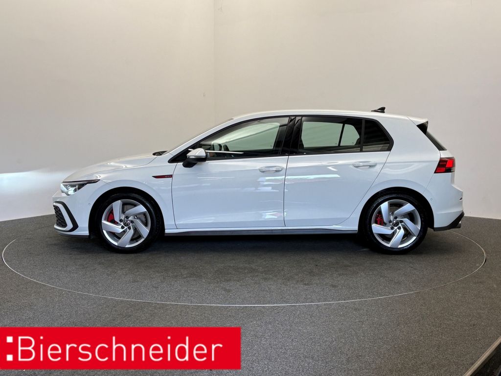 Volkswagen Golf 2023 г. Белый, пробег 12305 км
