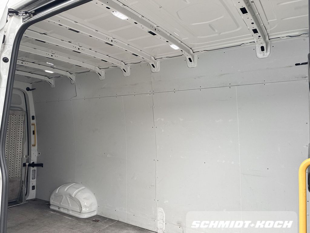 Volkswagen CRAFTER 2022 г. Белый, пробег 29000 км