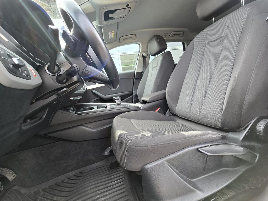 Audi A4 2022 г. Чёрный, пробег 45568 км