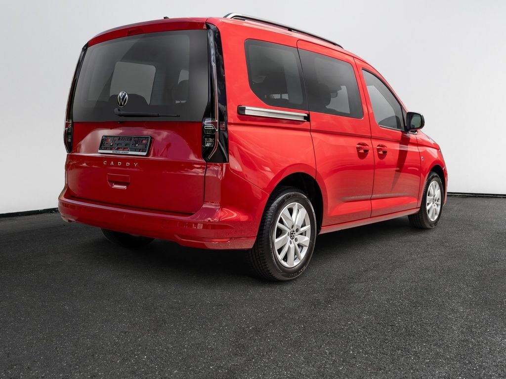 Volkswagen Caddy 2022 г. Красный, пробег 48190 км