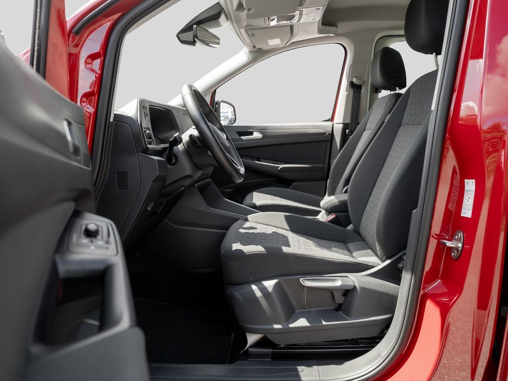 Volkswagen Caddy 2022 г. Красный, пробег 48190 км