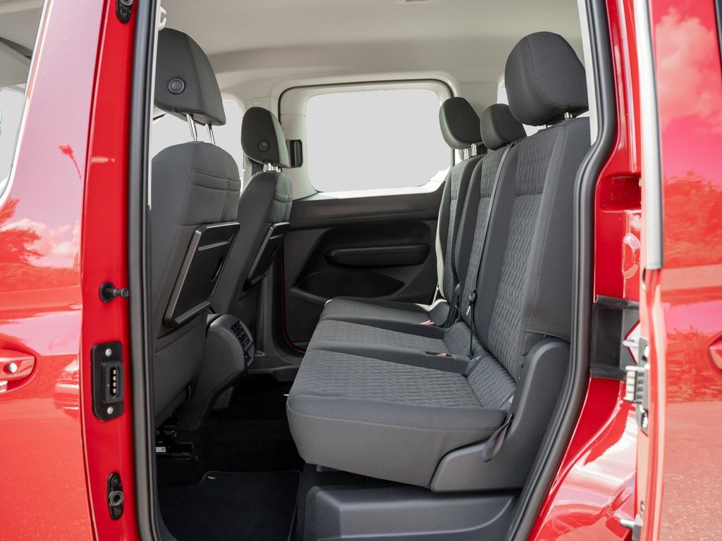 Volkswagen Caddy 2022 г. Красный, пробег 48190 км