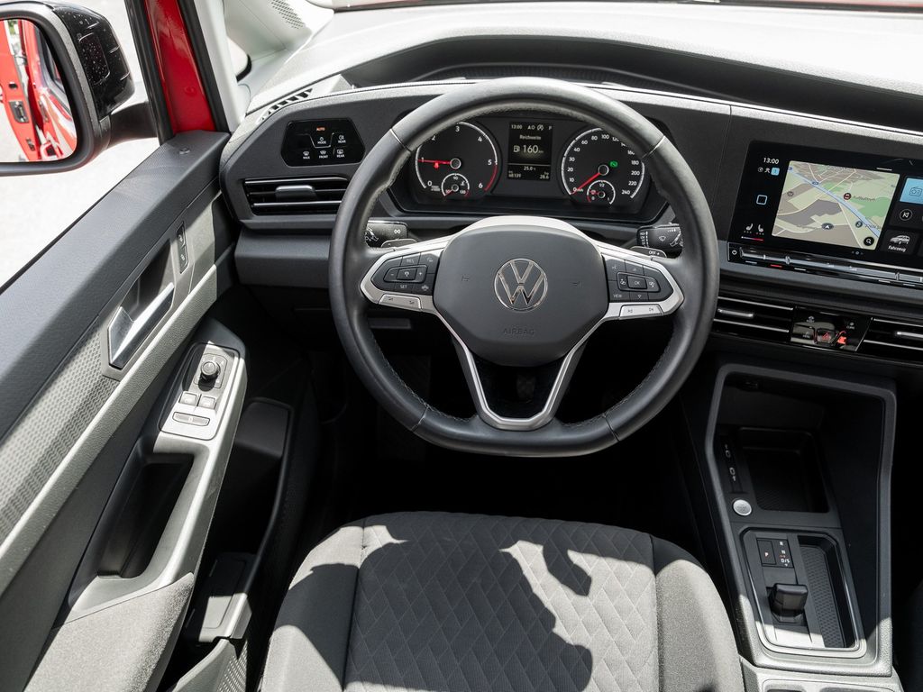 Volkswagen Caddy 2022 г. Красный, пробег 48190 км
