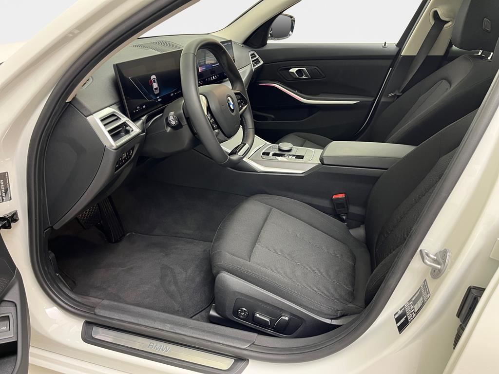 BMW 318 2024 г. Белый, пробег 50100 км