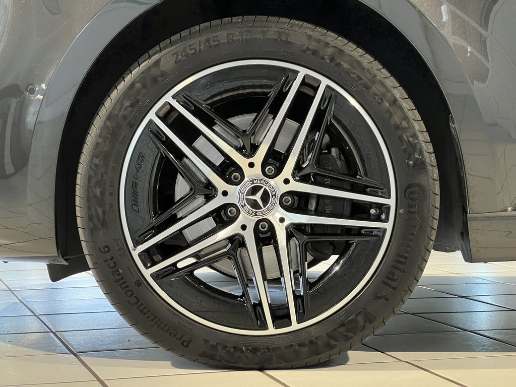 Mercedes-Benz V 300 2024 г. Серый, пробег 44222 км