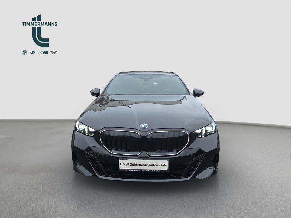 BMW 520 2026 г. Чёрный, пробег 20496 км