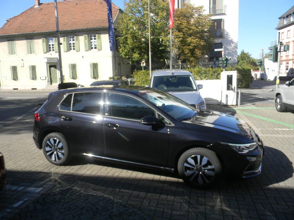 Volkswagen Golf 2023 г. Чёрный, пробег 34500 км