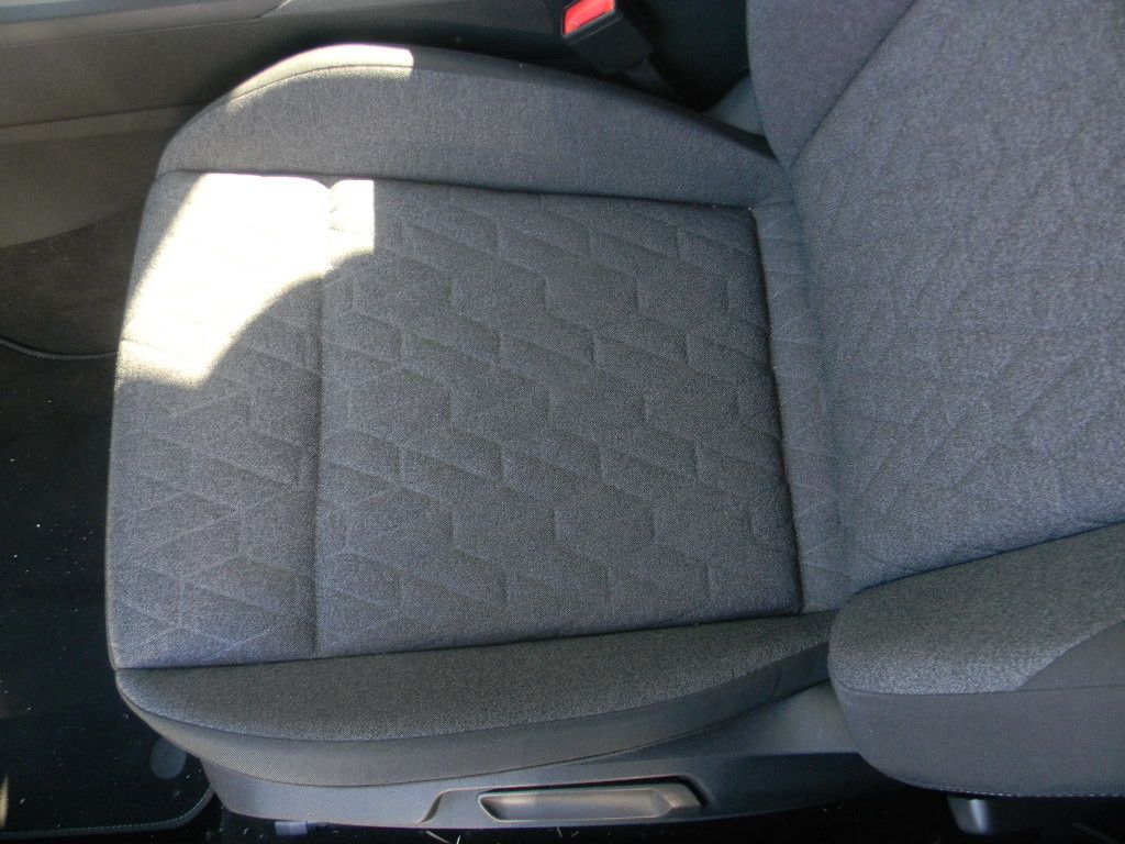 Volkswagen Golf 2023 г. Чёрный, пробег 34500 км