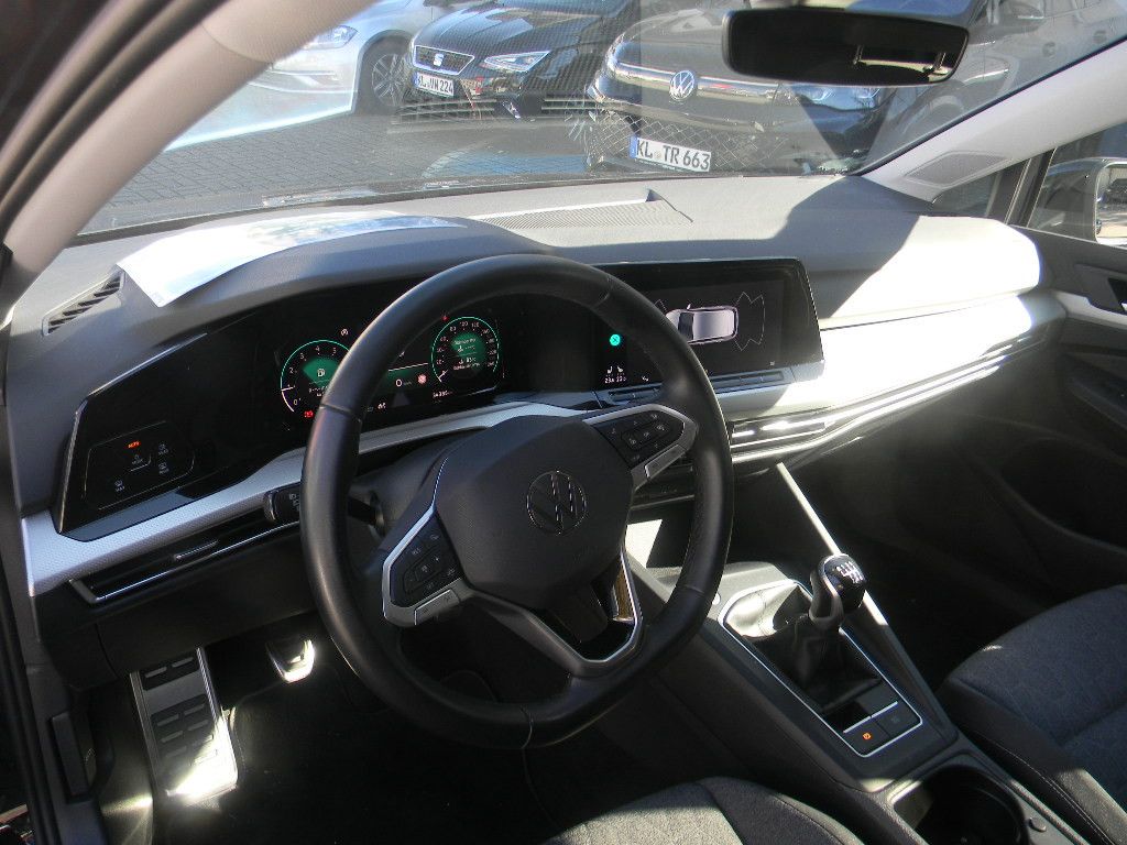 Volkswagen Golf 2023 г. Чёрный, пробег 34500 км