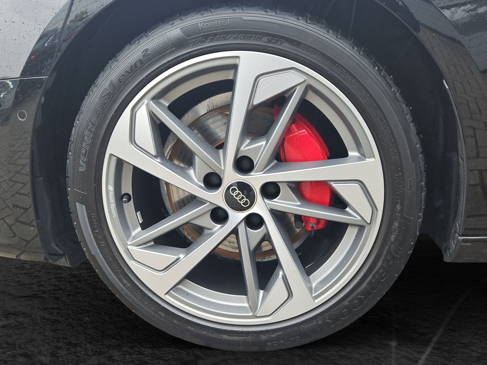 Audi A4 2024 г. Чёрный, пробег 30738 км