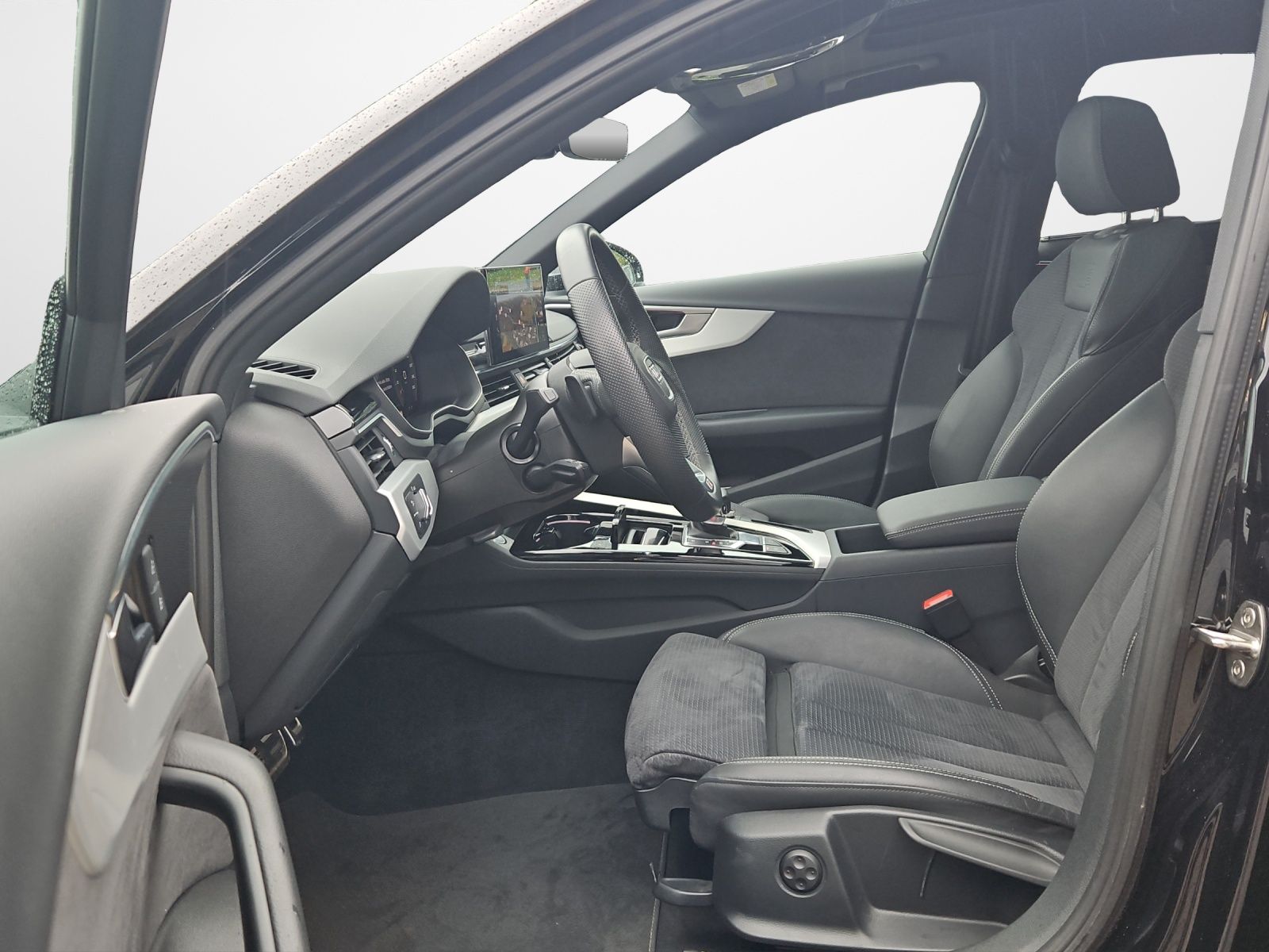 Audi A4 2024 г. Чёрный, пробег 30738 км