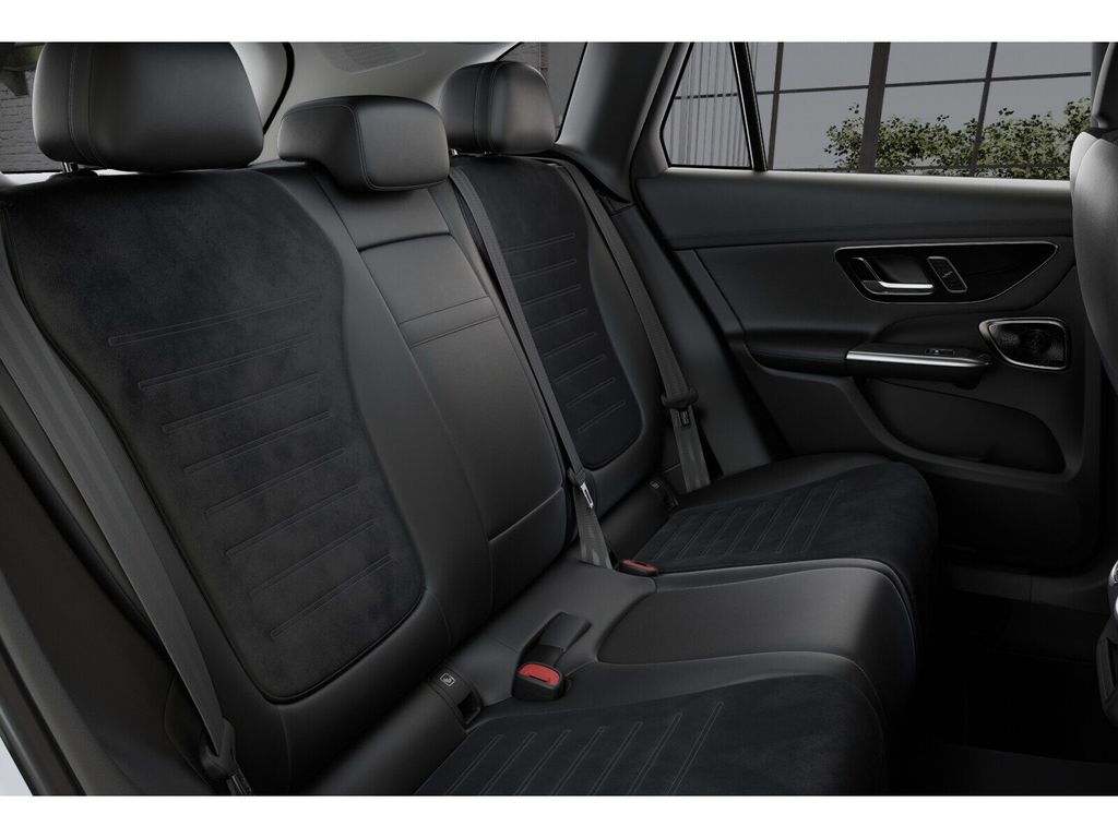 Mercedes-Benz GLC 220 2026 г. Белый, пробег 23433 км