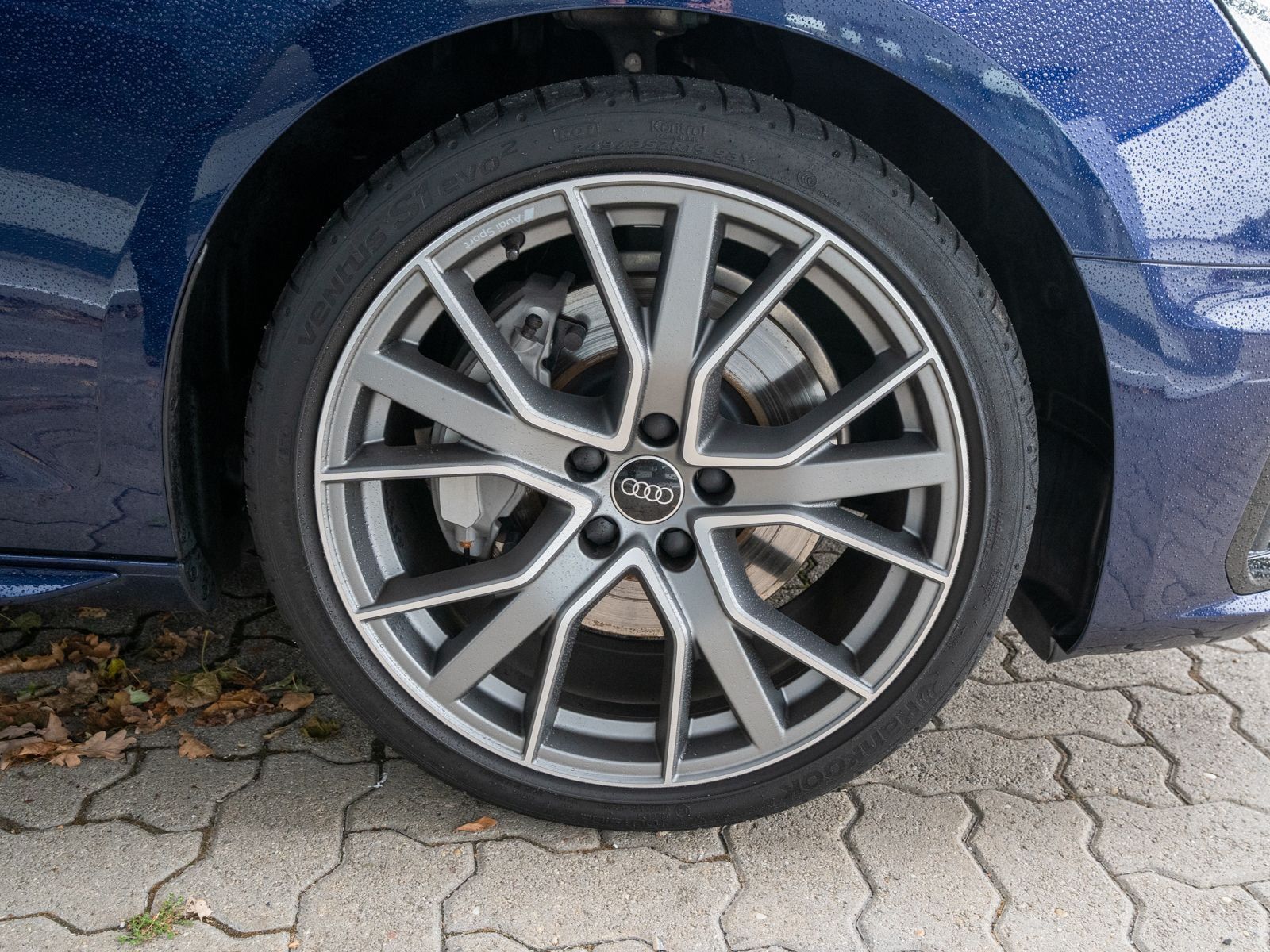 Audi A4 2024 г. Синий, пробег 29600 км