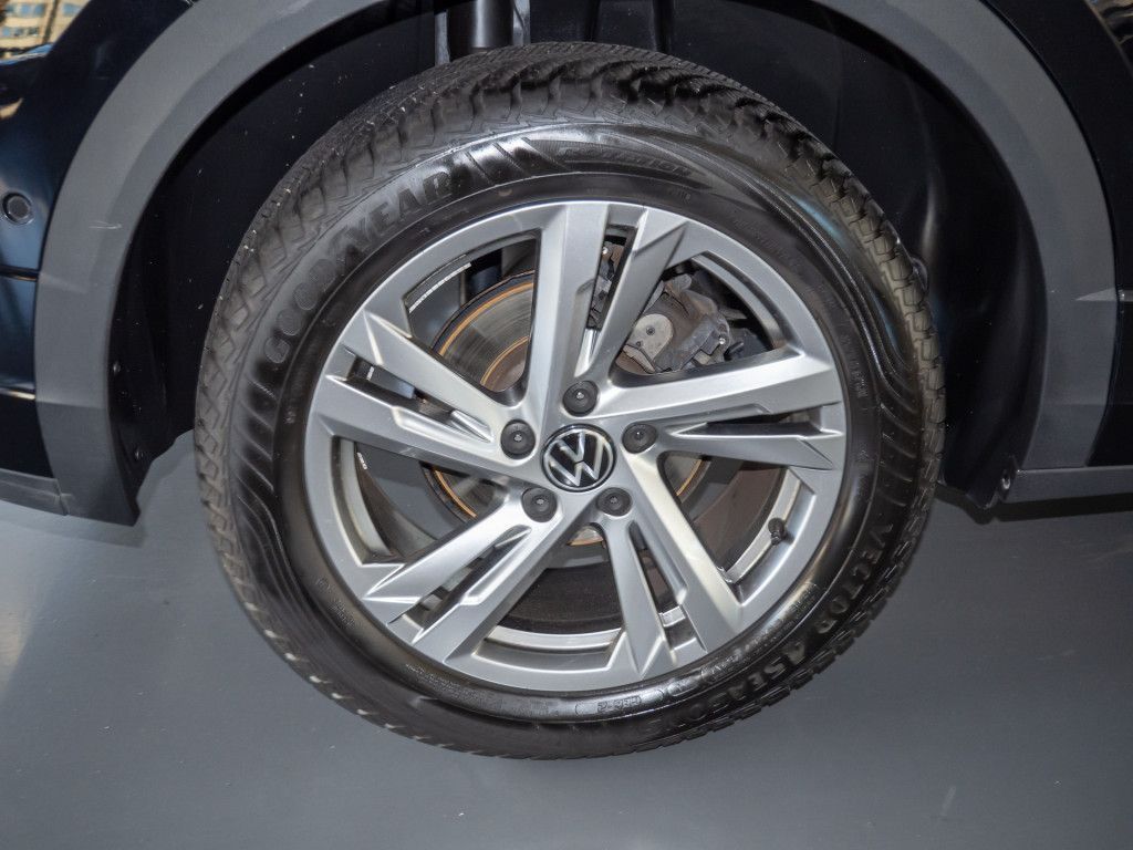 Volkswagen T-Roc 2023 г. Чёрный, пробег 40530 км
