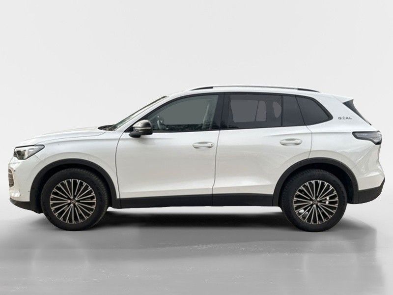 Volkswagen Tiguan 2025 г. Белый, пробег 22942 км