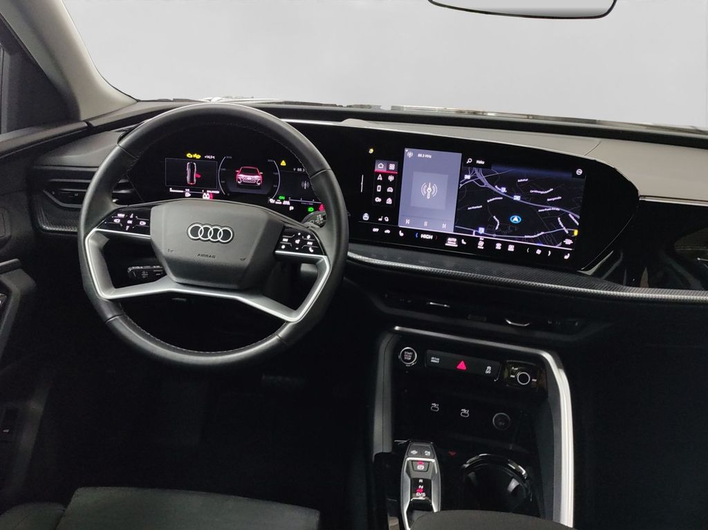 Audi Q5 2025 г. Чёрный, пробег 32482 км