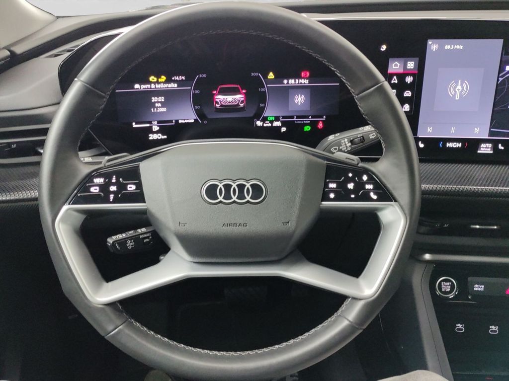 Audi Q5 2025 г. Чёрный, пробег 32482 км